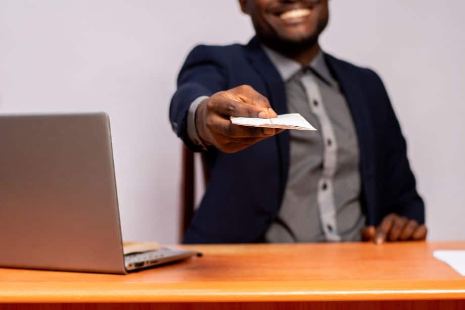 La limite des dons sans déclaration aux impôts