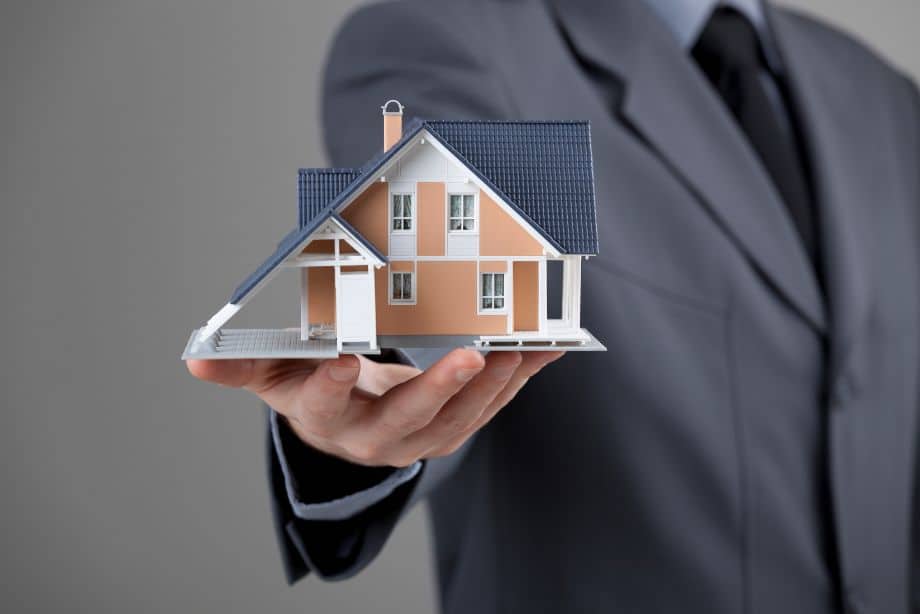 Faut-il payer un loyer ou signer un bail familial ?