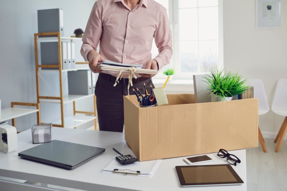 Peut-on être licencié pour absence injustifiée et toucher le chômage quand même ?