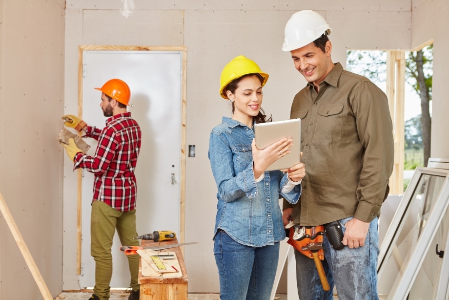 Travaux le dimanche dans un immeuble : ce que la loi autorise vraiment
