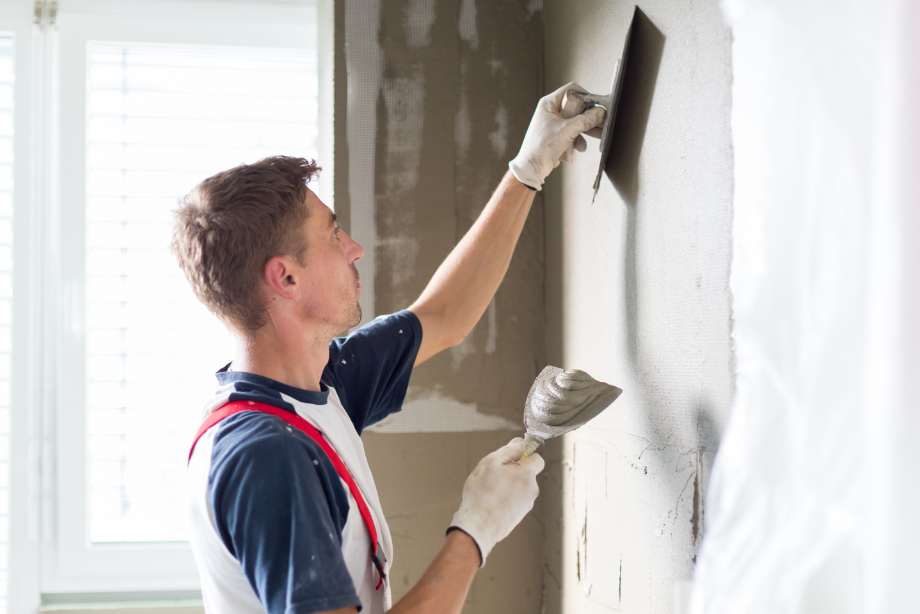 Prix du crépi au m² : quel est le coût moyen et les tarifs de pose ?