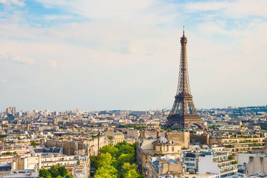 Immobilier à Paris : pourquoi les prix chutent et les loyers grimpent ?