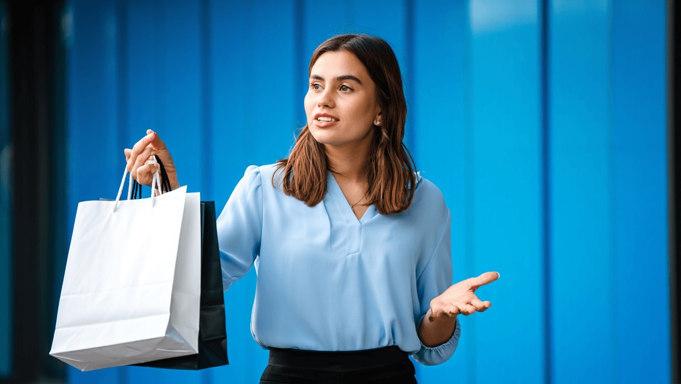 Action : « Je suis une ancienne employée et et
voici mes 6 secrets que vous ne connaissez pas pour payer beaucoup
moins cher »