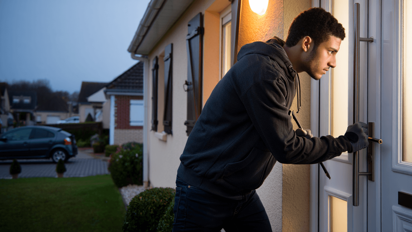 Départ en vacances, cette erreur que beaucoup
font le vendredi attire les cambrioleurs