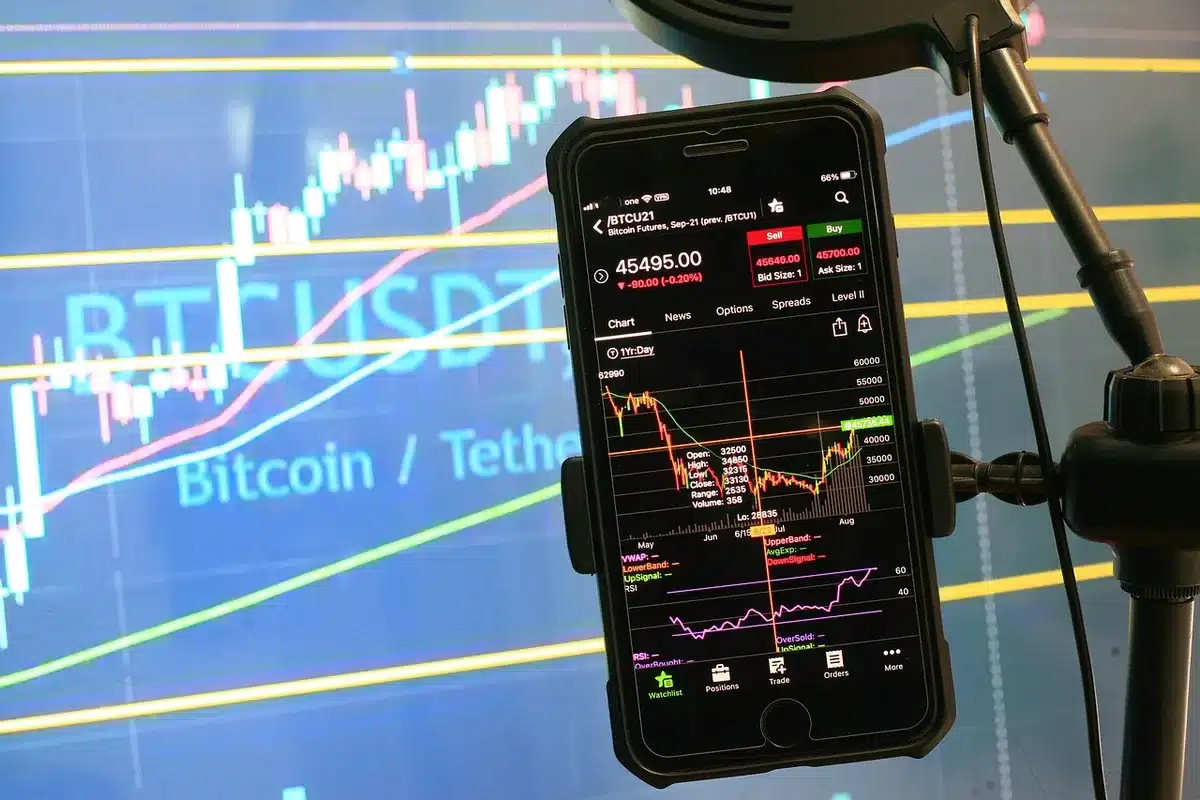 Graphique de taux d'intérêt longs montrant une pente haussière